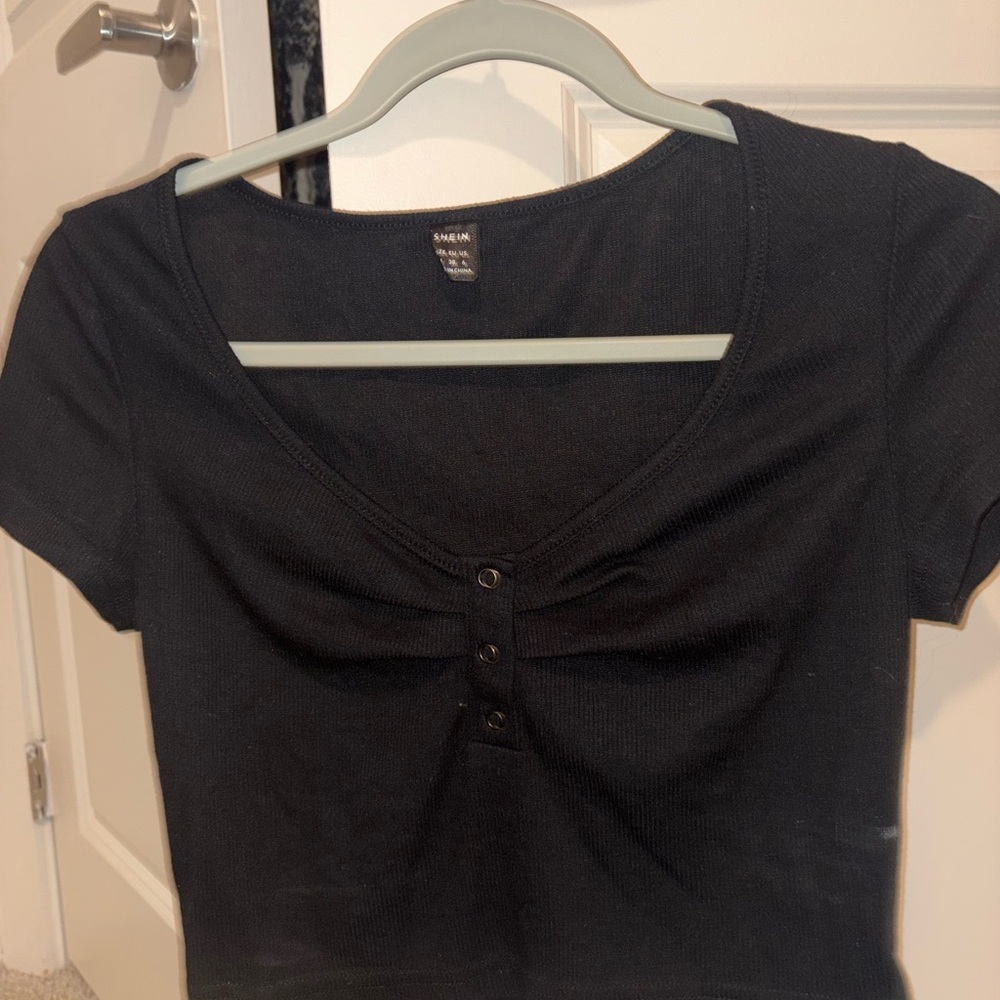 SHEIN Black Short Sleeve Buttoned Top